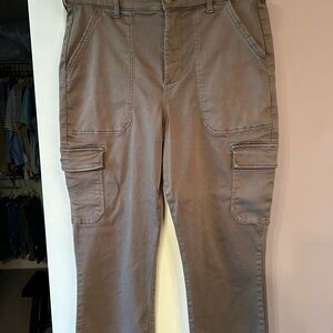 Evereve Cropped Utility Cargo Pants in Taupe Brown